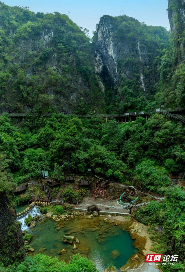 【每日一图@湖南】在古苗河百瀑大峡谷，山水滤尽了冬日的锋芒