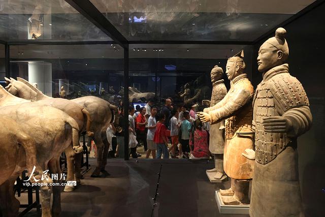 陕西西安：走近兵马俑 感受文物魅力