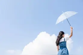 凡事只靠自己，是一个人受过伤的表现图片