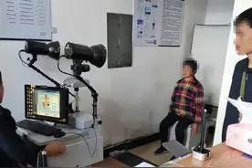 时隔21年，56岁的她终于找回了自己的身份图片