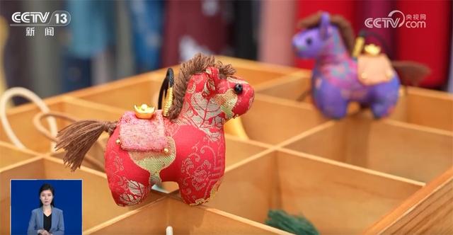 “国风+汉服”“国风+科技”“国风+文创”燃动节前文旅市场 古韵国潮成顶流审美