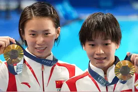 闪电海报｜中国第七金——陈芋汐/全红婵：巴黎奥运会跳水女子双人10米跳台冠军图片