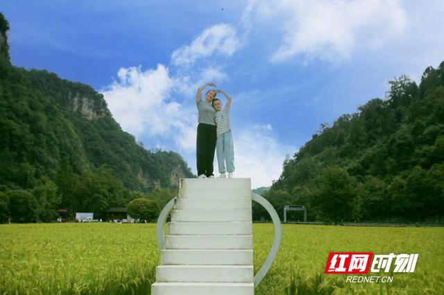 张家界黄龙洞：农旅融合生态美 田园风光引客来（组图）