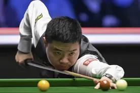 斯诺克巡回锦标赛｜丁俊晖38岁生日状态大好 连克两位世界冠军晋级四强图片