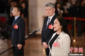 乔红委员：近3年中国工业机器人装载量达全球一半以上图片