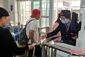 格库铁路（青海段）花土沟站更名为茫崖站图片