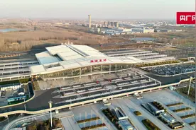 【春运值班室】车站“百事通”守护回家路图片