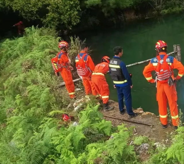 2岁女童家门口失踪十余天，遗体在石缝中找到，四川警方通报死亡原因