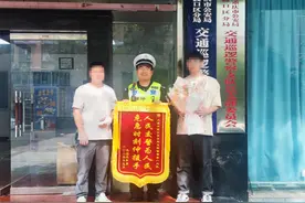 男子不慎断指 大渡口渝警骁骑“狂飙”护送就医图片