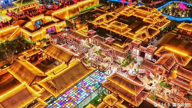 山东乐陵：文旅消费热 影城人气旺