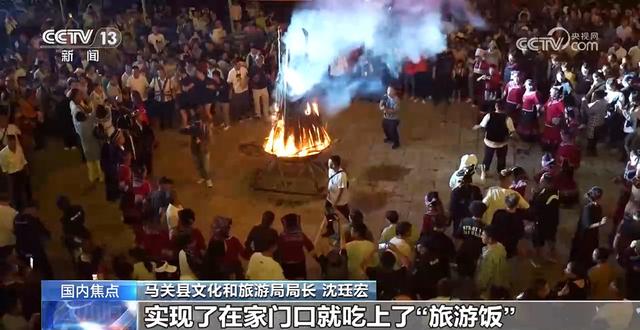 边境特色村寨游 画牛摸鱼篝火打跳嗨不停