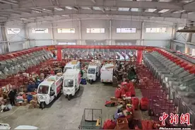 （新春走基层）甘肃酒泉：“最后一公里”暖途里“递”温情图片