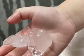 广州多地突降冰雹，市民：有半个手掌大，持续半小时左右图片
