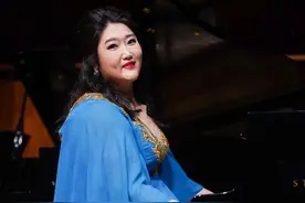 专访钢琴家田佳鑫：黑白琴键奏出多彩人生图片