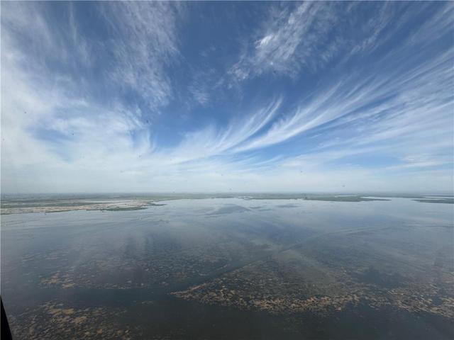 乌梁素海新玩法：上天看湿地