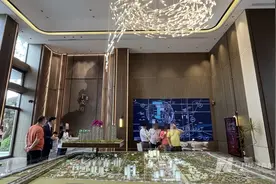 直击国庆假期楼市| 上海：新盘扎堆组织认购，有项目称看房量暴涨近4倍图片