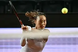 痛失好局！郑钦文1比2惜败高芙，无缘决赛图片