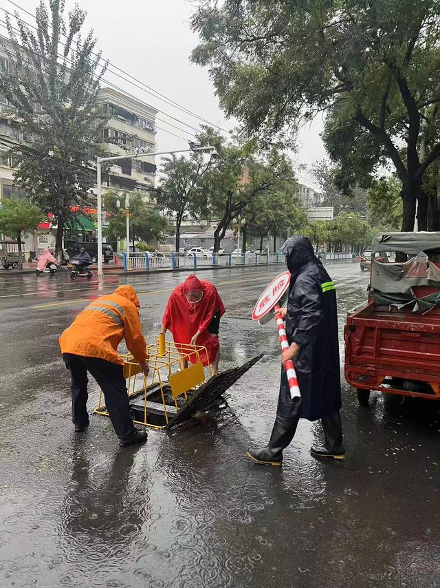 河南新乡全力应对本轮强降雨