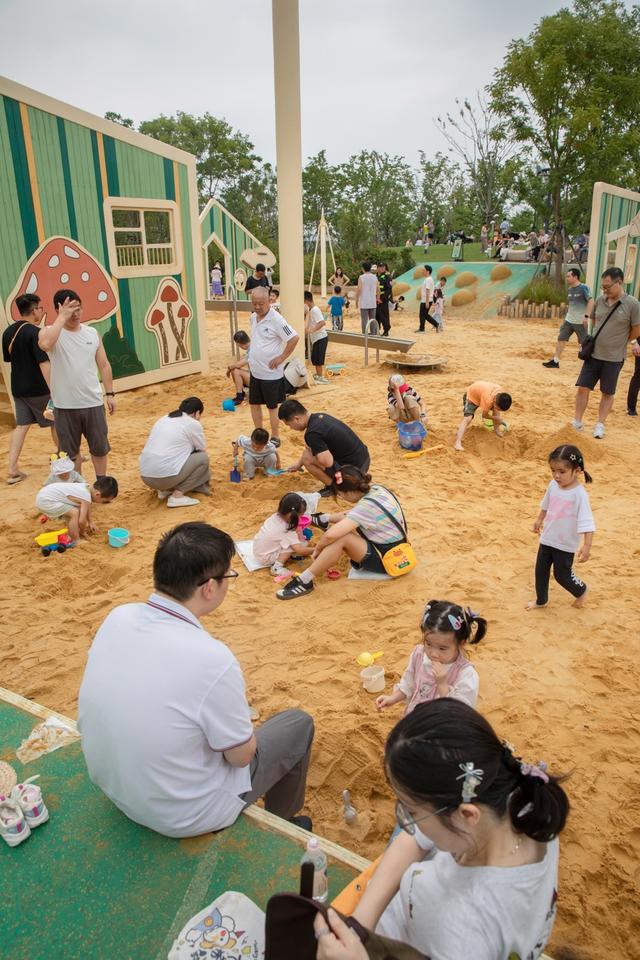 国庆长假留沪市民开启逛吃逛玩模式
