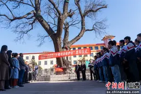 山西文水：人民法院联合县人民检察院发出《古槐司法保护令》图片