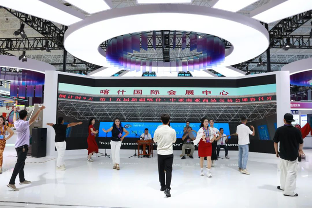 丝路古城焕新彩 喀交盛会启新程——写在喀交会开幕之际