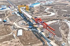 哈伊高铁建设者持续创新工艺——我国最北高铁这样破解冻土难题（工匠绝活）图片