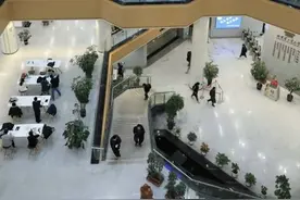 寒假，这里的校园没有静悄悄图片