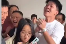 高考查分表情刷屏了：有人淡定有人狂喜，有人不负努力喜极而泣图片
