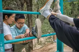 俞见|强身健体从压腿做起图片