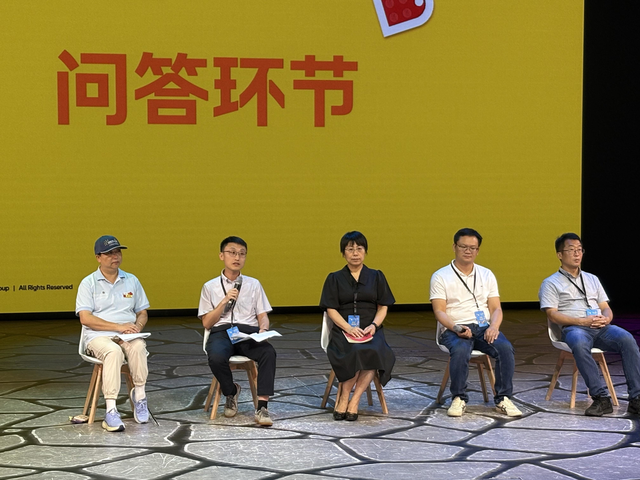活力中国调研行｜上海乐高乐园开园运营亮眼，亲子客群扎堆打卡，金山文旅借势“起飞”