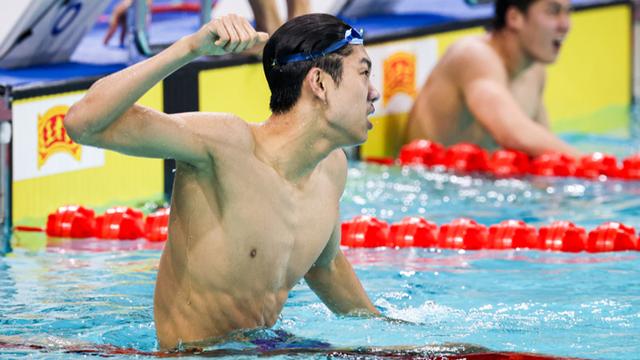 十五运｜力压孙杨潘展乐夺冠，张展硕能成为下一颗泳坛明星吗？