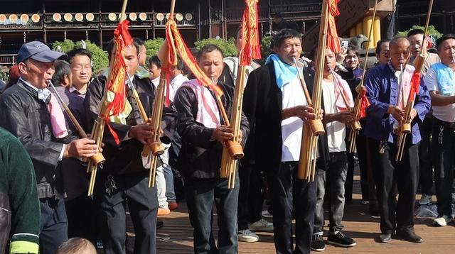 三都:民族风采引客归 节庆氛围持续升温