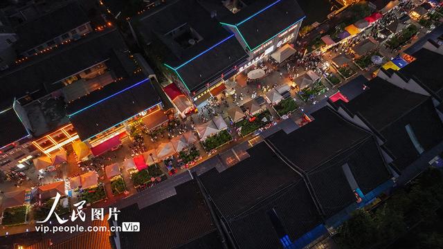贵州六盘水古镇人气旺