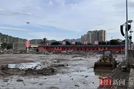 实探贵州榕江洪灾：大水退去村超球场正清淤，球迷称没比赛看像失恋图片