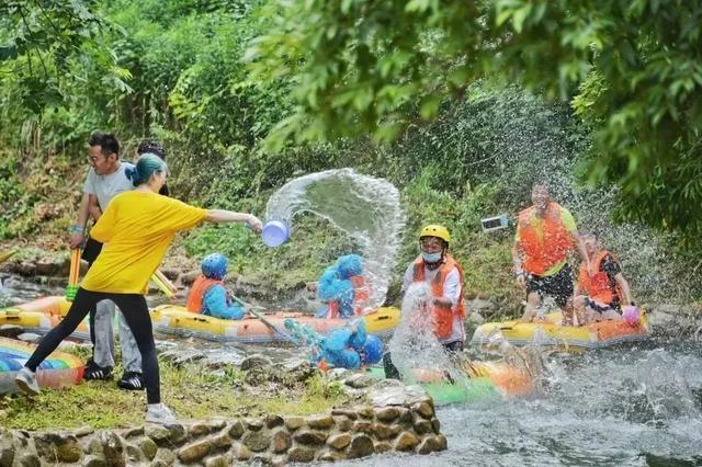 “窝囊漂流”彻底火了！上海周边去哪儿当“快乐咸鱼”？攻略收好