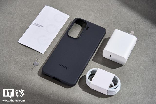 iQOO Neo11“面对疾风”手机图赏：年轻玩家的电竞优选