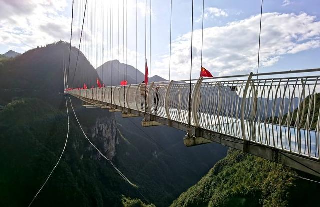 “秋假”遇上“宠客季” 巴山大峡谷迎来“深度游”热潮