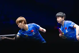 孙颖莎/王曼昱配对女双重出江湖，强强组合在WTT美国大满贯参加摸底考图片