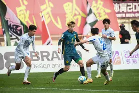 中冠冠军附加赛第一回合，贵州筑城竞技1比3憾败深圳二零二八图片