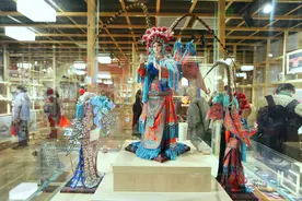 能买能逛能体验，非遗“中国礼物”旗舰店亮相王府井图片