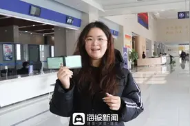 “顺利拿到驾驶证，这是我新年收到的最好的礼物！”图片