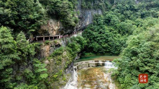 全国媒体朋友们：巴中欢迎您！