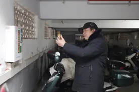 电瓶车违规充电易引发火灾，为何屡禁不止？浦东调研群众需求疏堵结合解难题图片