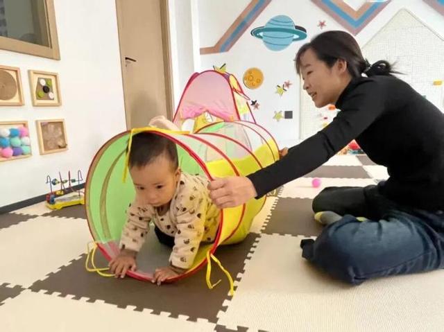 彩泥捏趣+吹管挑战——博兴县博昌街道亲子体验课点亮社区育儿生活