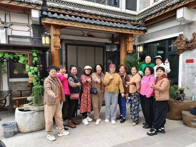 麒麟区沿江街道马房民宿“暖服务”圈粉“旅居客”