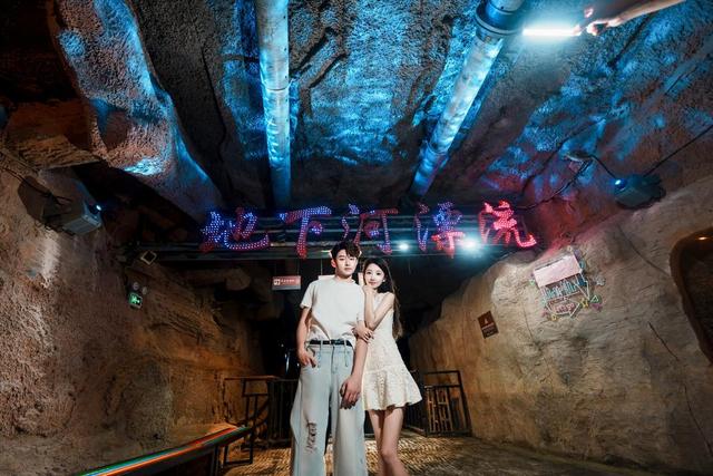 萤火虫水洞・地下大峡谷旅游区：18℃清凉秘境的实力圈粉之道