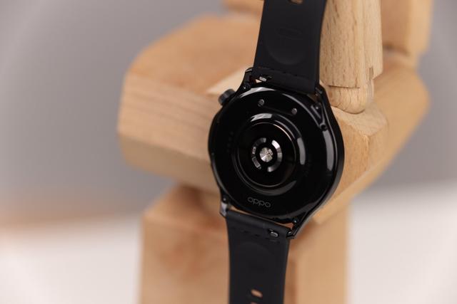 轻装上阵：OPPO Watch S图赏