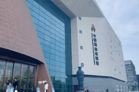 果然视频·找寻齐鲁记忆｜在淄博陶瓷琉璃博物馆看流光溢彩的世界图片