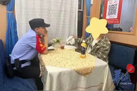 14岁男孩负气出走，深铁乘警暖心寻回图片