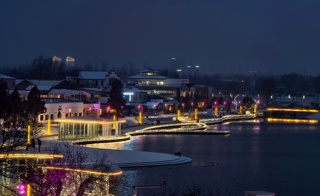 绚丽夜景搭配皑皑白雪，顺义罗马湖焕新亮相